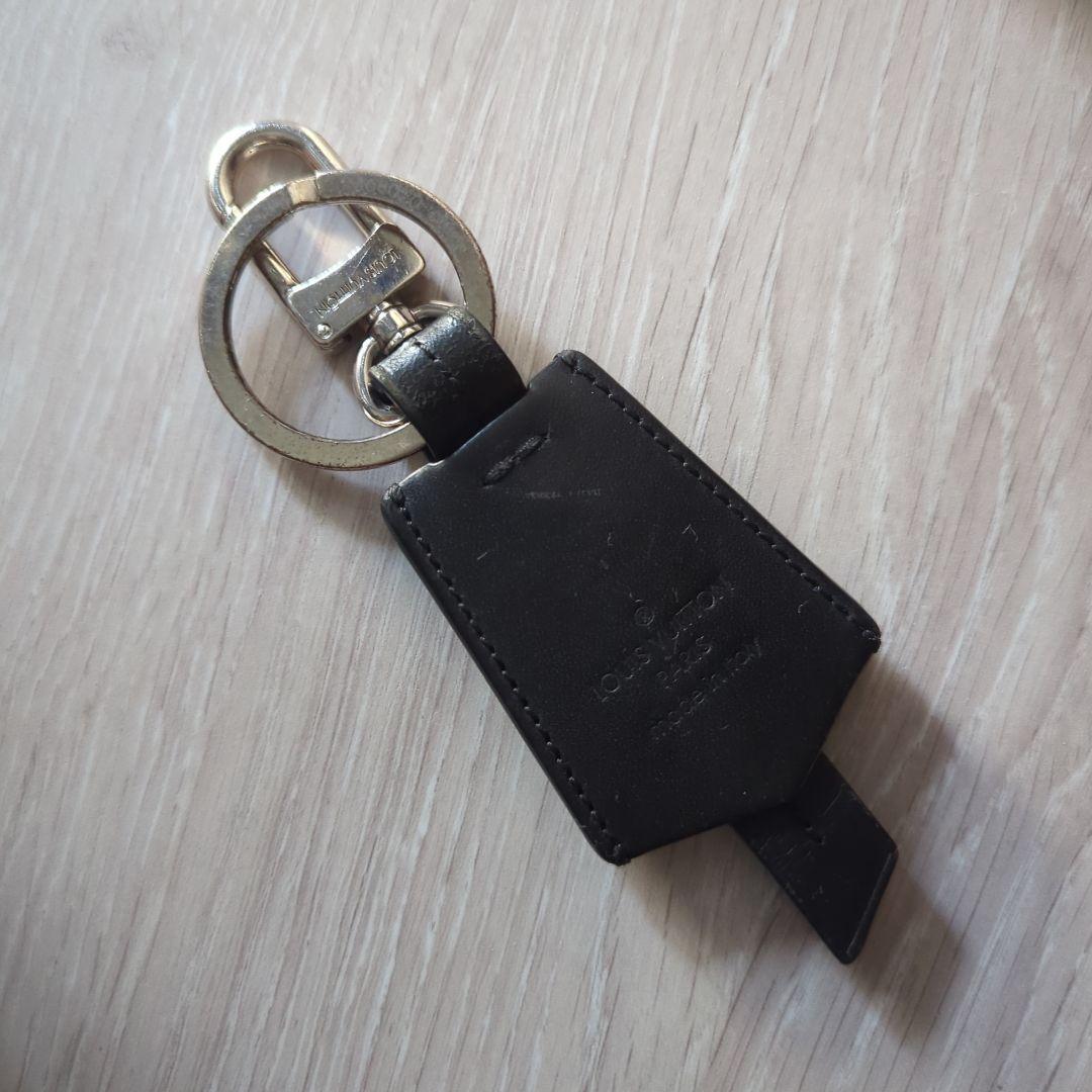 【中古美品】Louis Vuitton ブラックレザー キーホルダー