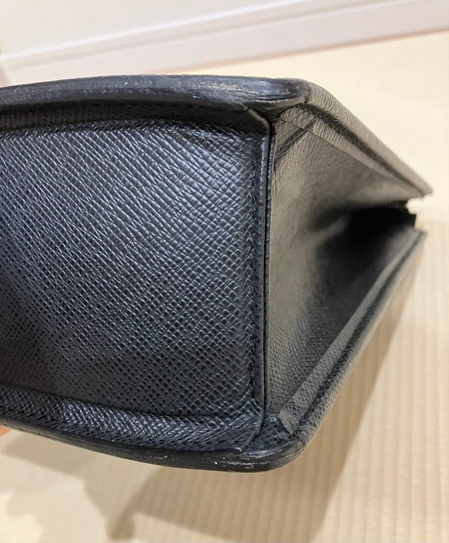 ルイヴィトン M30052 タイガ ポルトドキュマン ロザン ビジネス