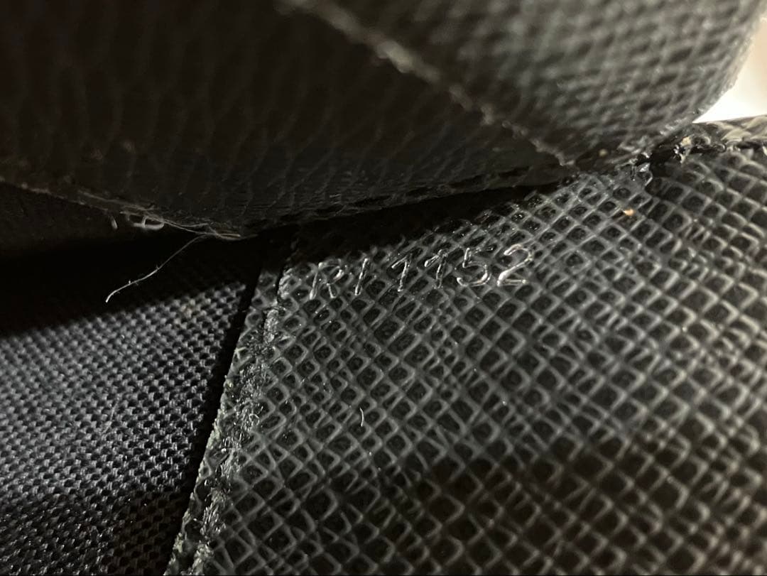 ルイヴィトン M30052 タイガ ポルトドキュマン ロザン ビジネス