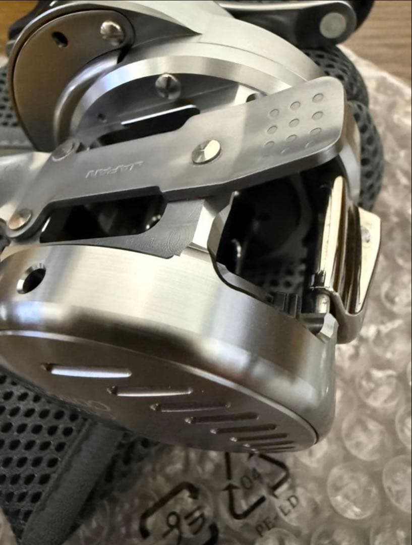 SHIMANO カルカッタコンクエストDC 201HG ベイトリール シマノ 左