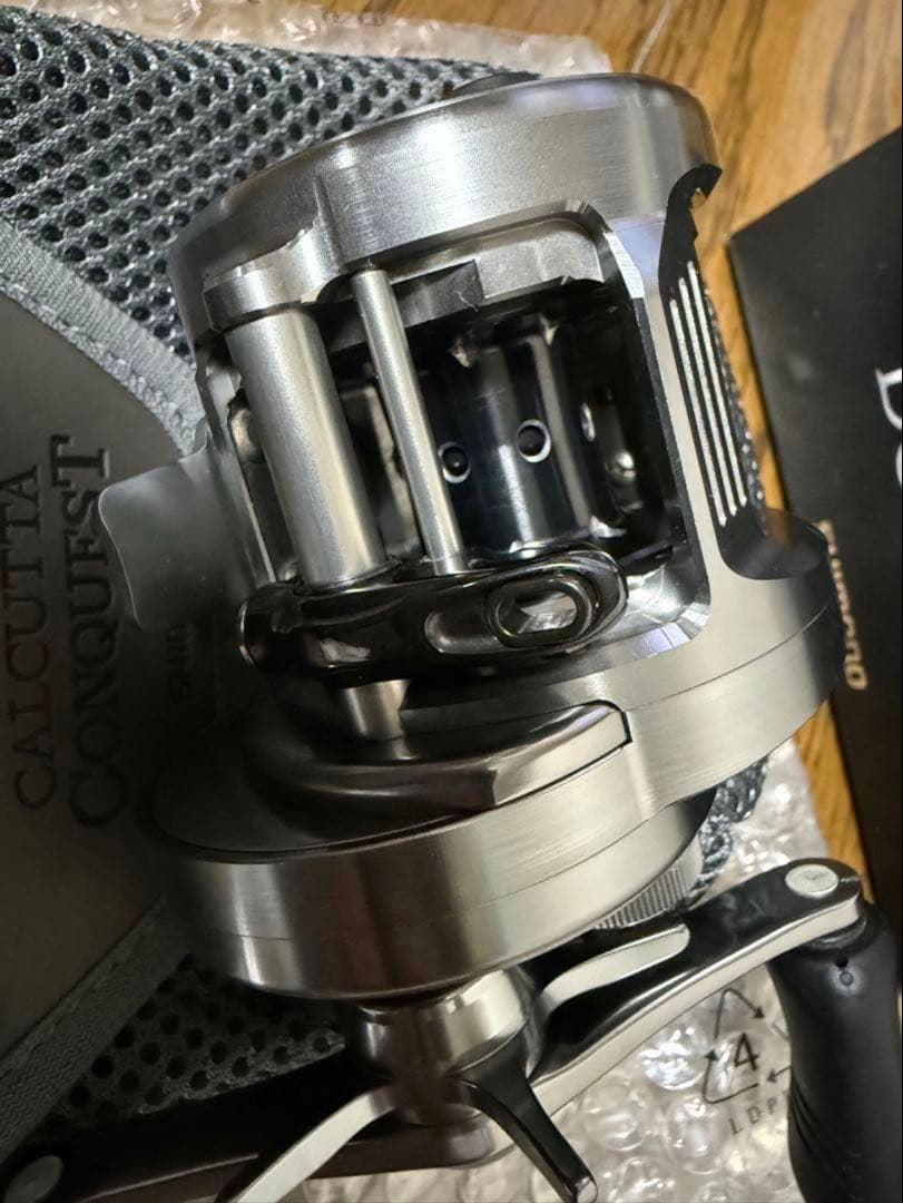 SHIMANO カルカッタコンクエストDC 201HG ベイトリール シマノ 左
