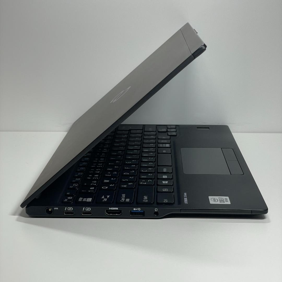 第10世代i7 富士通 U9310 ノートPC メモリ16GB SSD 薄型軽量