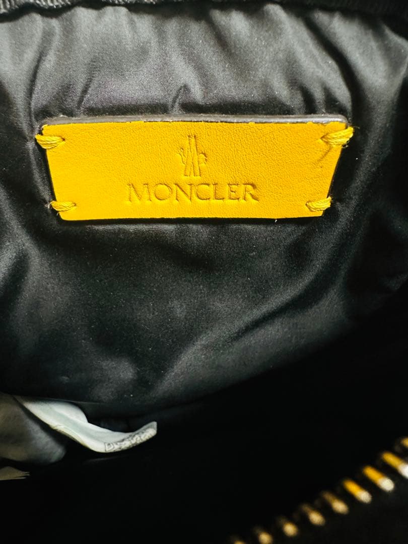 MONCLER ショルダーバッグ 黒/黄色
