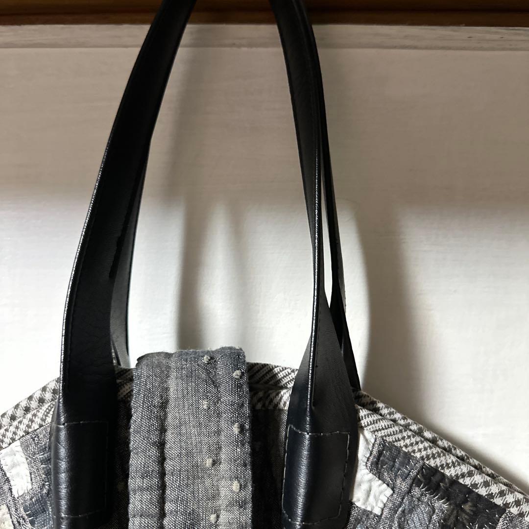 たみぽんハンドメイドパッチワークキルトの個性的なハンドバッグ