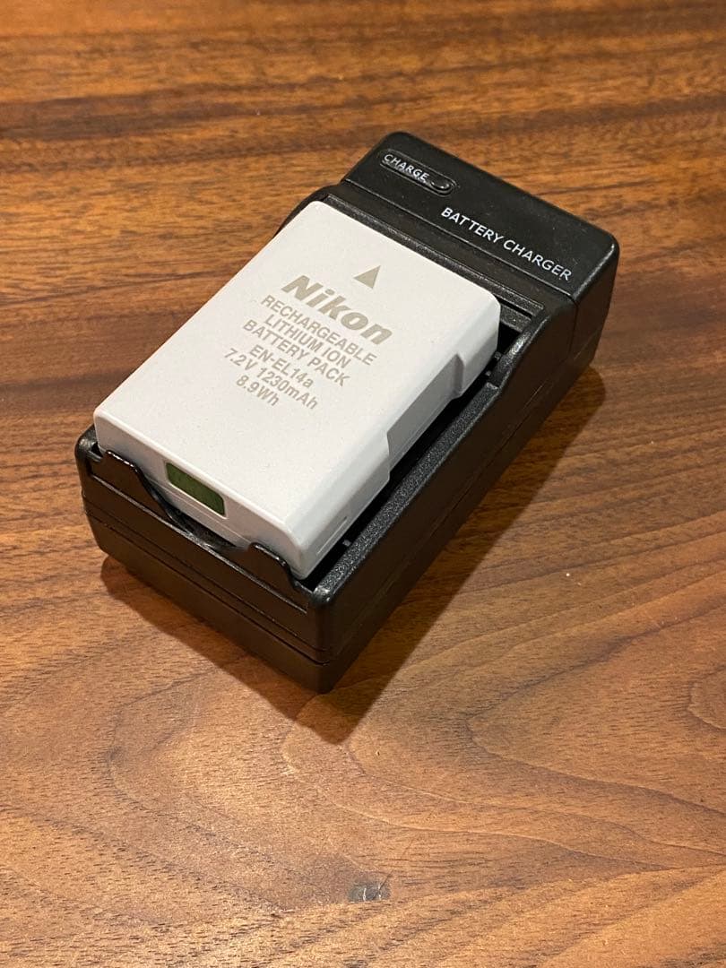 Nikon D3400 デジタル一眼カメラ　動作品　オマケレンズ付　7148枚