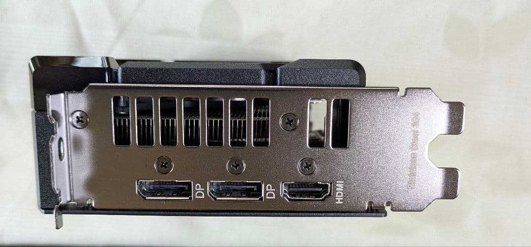 グラフィックボード・グラボ・ビデオカード ASUS RX9060XT 8GB