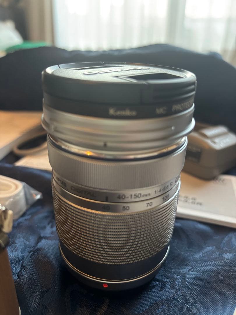 OLYMPUS PEN ミラーレスカメラ 本体と望遠レンズ他付属品