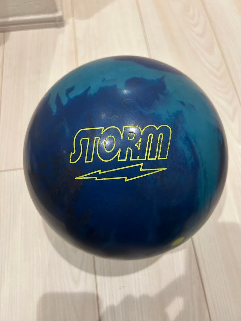 AXIOM TOUR ボウリングボール