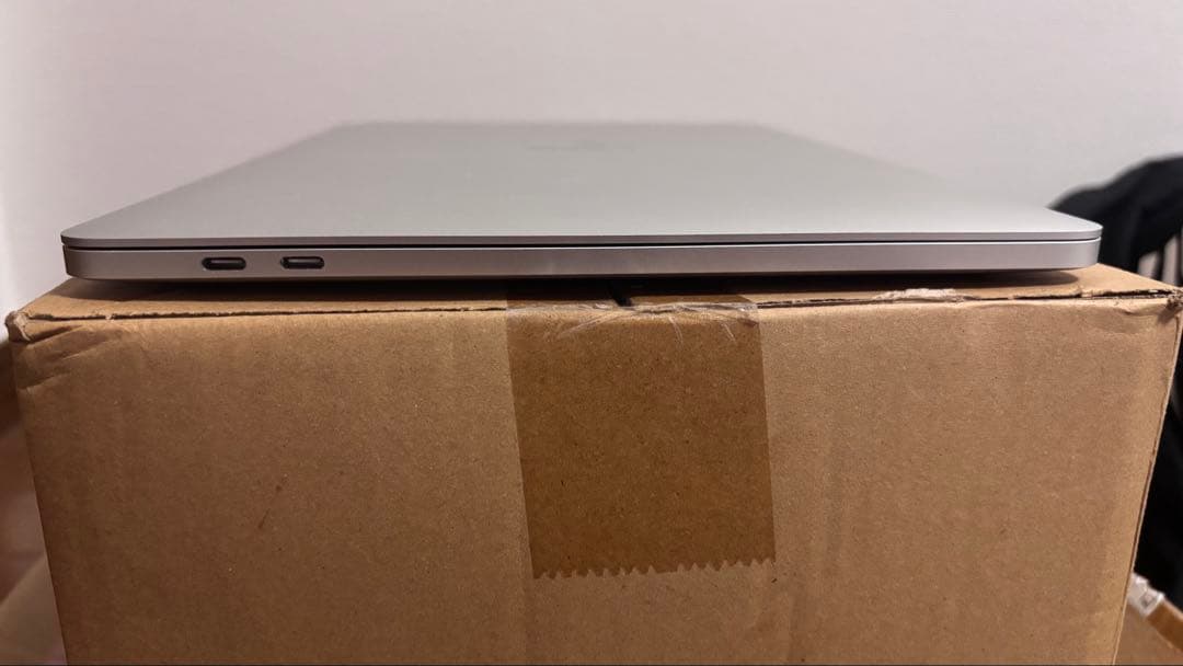 MacBook Pro 13インチ M1 8GB 256GB 初期化済　充電器付