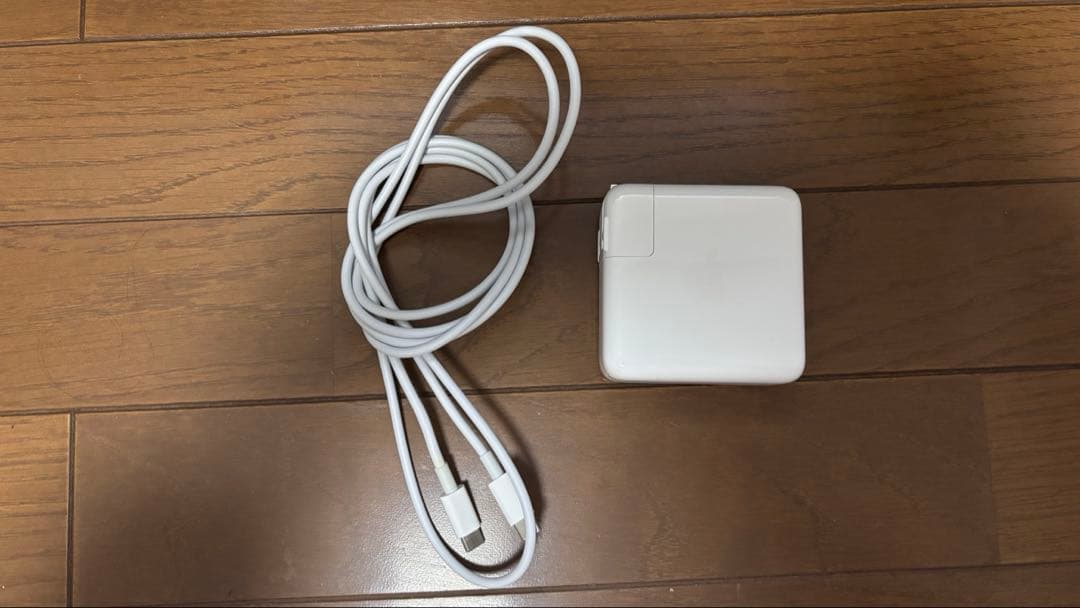 MacBook Pro 13インチ M1 8GB 256GB 初期化済　充電器付