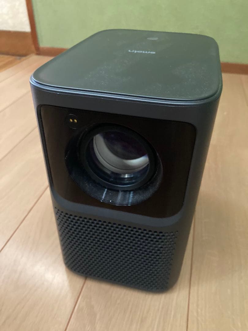 emoth プロジェクター 本体 黒 充電器、リモコン付き