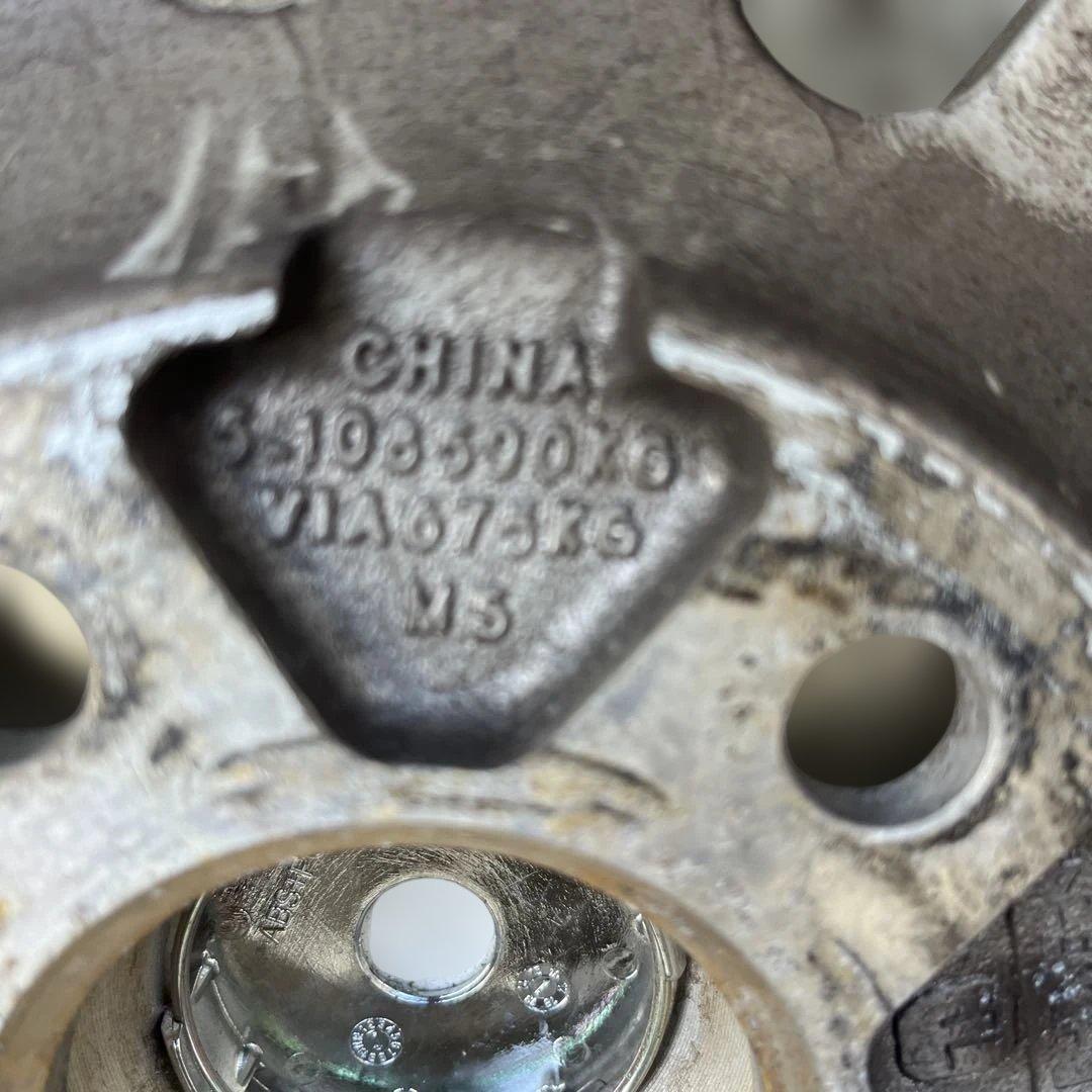 カングー専用ハブリング不要15インチ スポークデザインホイール 4本セット