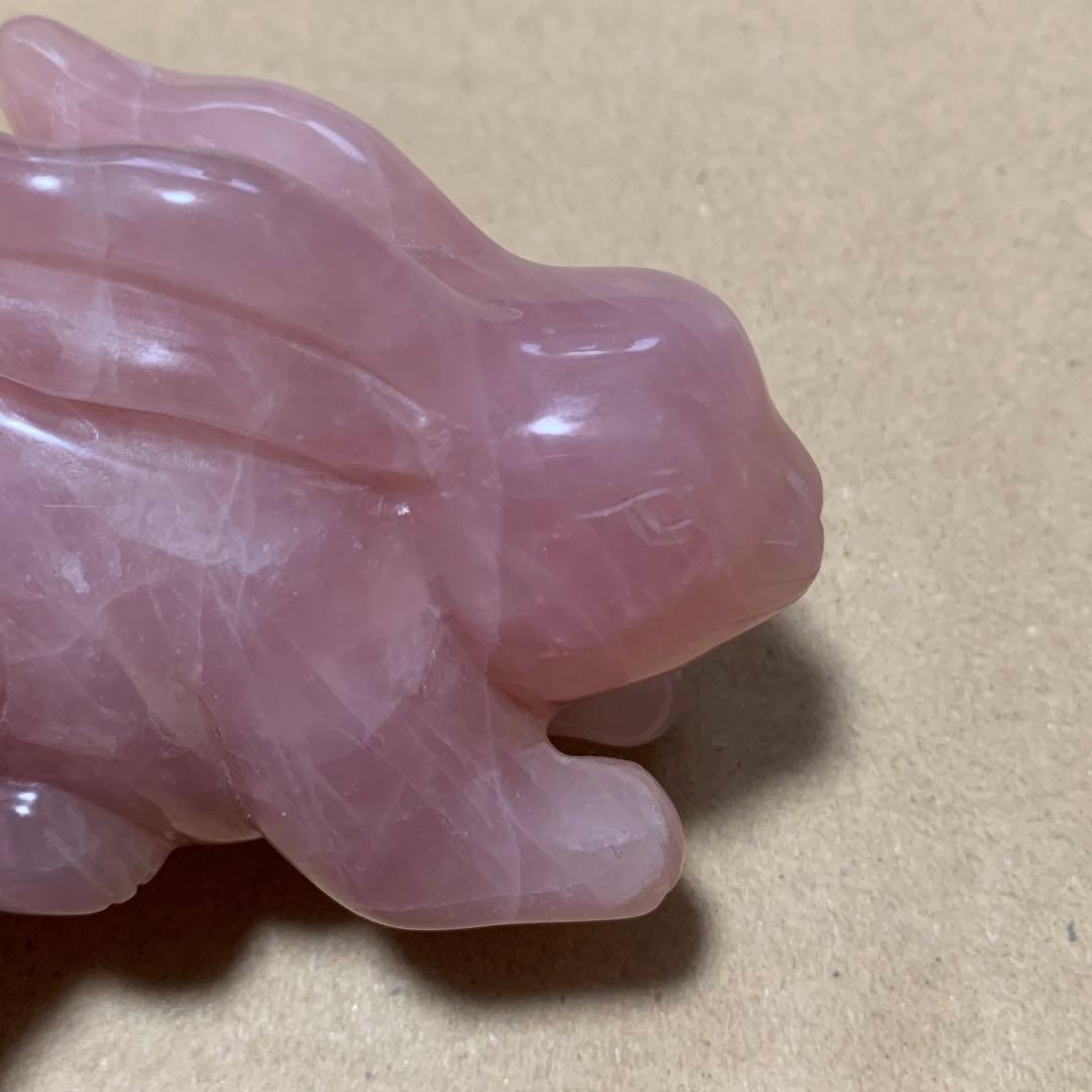 希少　ローズクォーツ　うさぎ　彫刻　置き物　恋愛