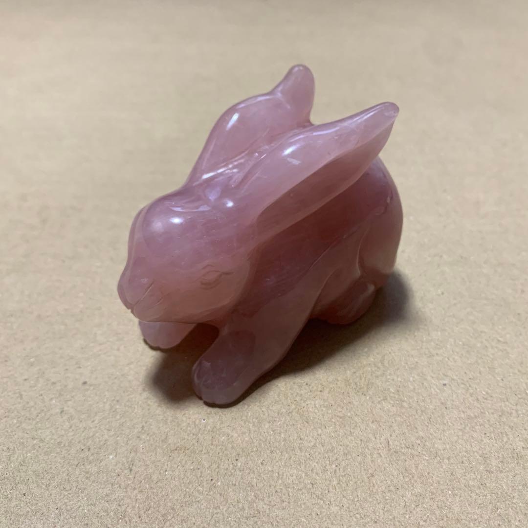 希少　ローズクォーツ　うさぎ　彫刻　置き物　恋愛