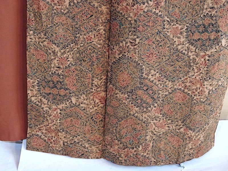 未使用　染め小紋（更紗文）裄65 正絹美品