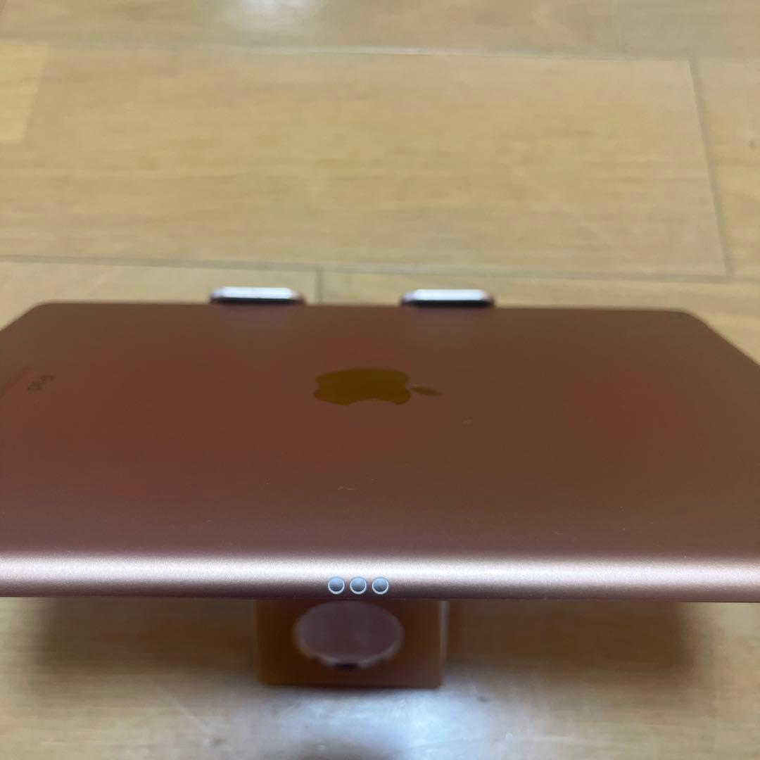美品！iPad 8世代 10.2インチ　32G Wi-Fiモデル
