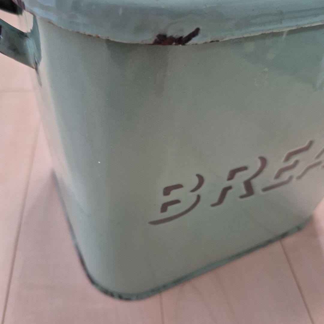 お値下げ　イギリスアンティーク　ホーロー　ブレッド缶　グリーン