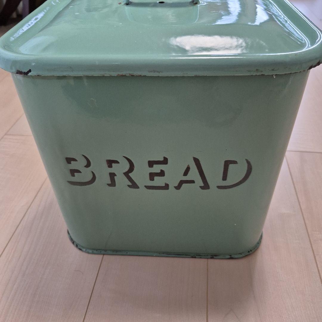 お値下げ　イギリスアンティーク　ホーロー　ブレッド缶　グリーン