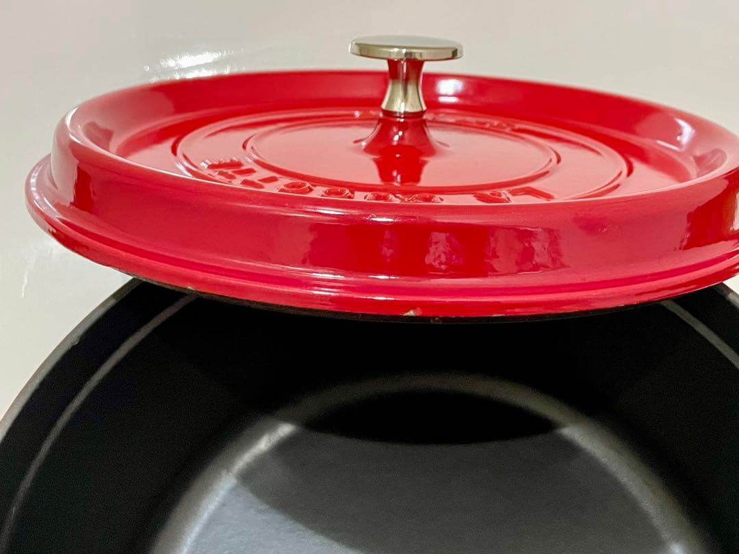 ウシ　 ストウブ　ココット ラウンド24cm チェリー