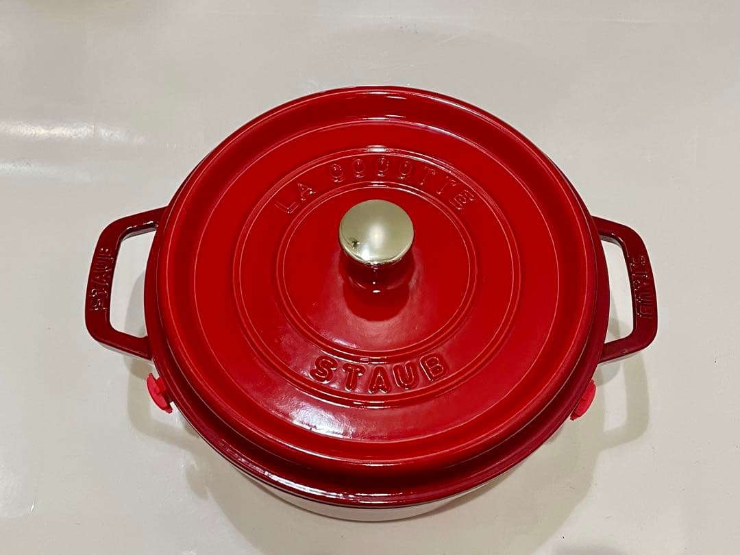 ウシ　 ストウブ　ココット ラウンド24cm チェリー