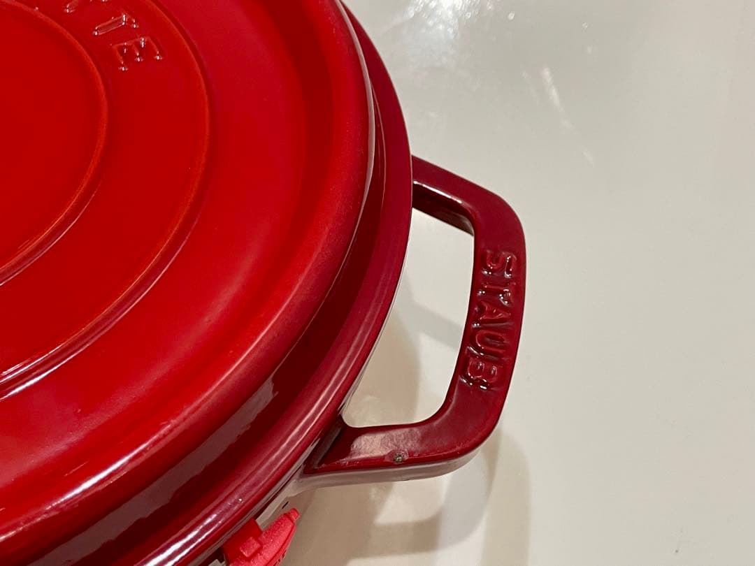 ウシ　 ストウブ　ココット ラウンド24cm チェリー