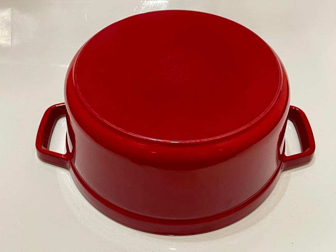 ウシ　 ストウブ　ココット ラウンド24cm チェリー