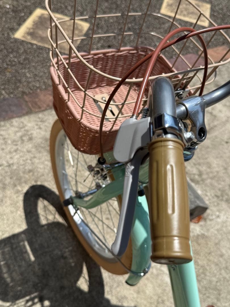 ミントグリーン 自転車 前カゴ付き　18インチ　補助輪付　子供自転車