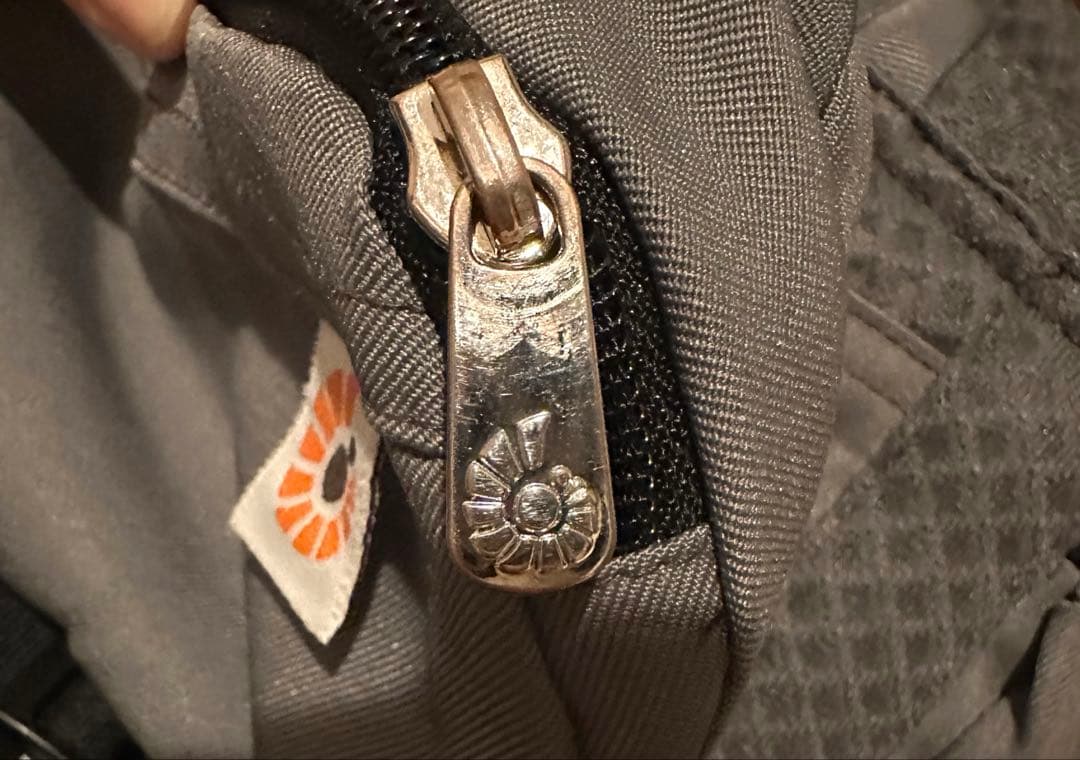 エルゴベビー オムニブリーズ　ポーチ付き　メッシュ　グラファイトグレー