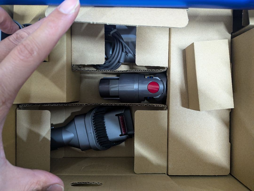 【未使用】Dyson V8 Slim Fluffy Extra