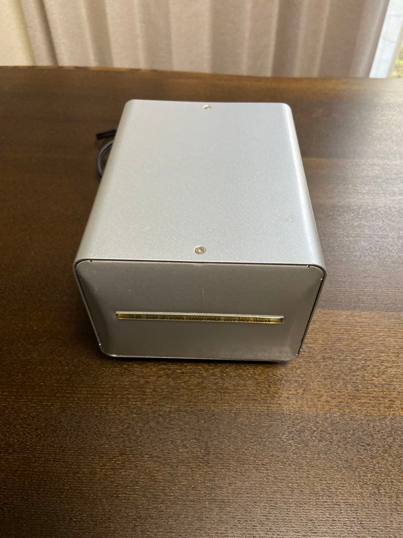 変圧器 カシムラ1500VAステップアップ・ダウン