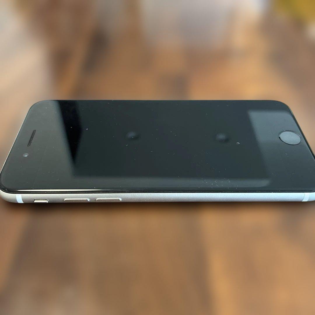 iPhone SE 第二世代　ホワイト 本体