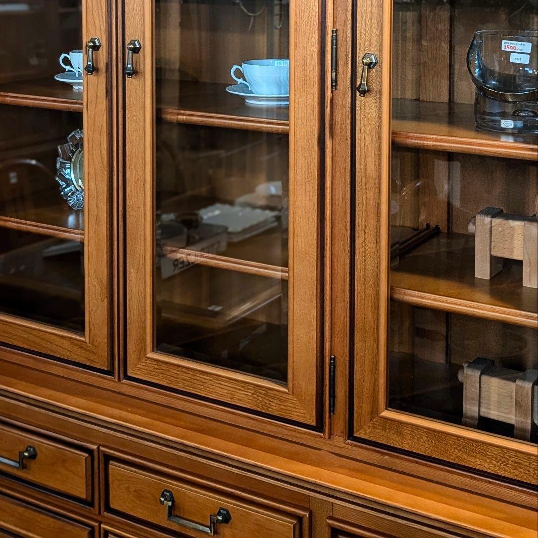 マルニ｜地中海ロイヤル｜マルチキャビネット｜書棚、食器棚、飾り棚｜定価70万円｜