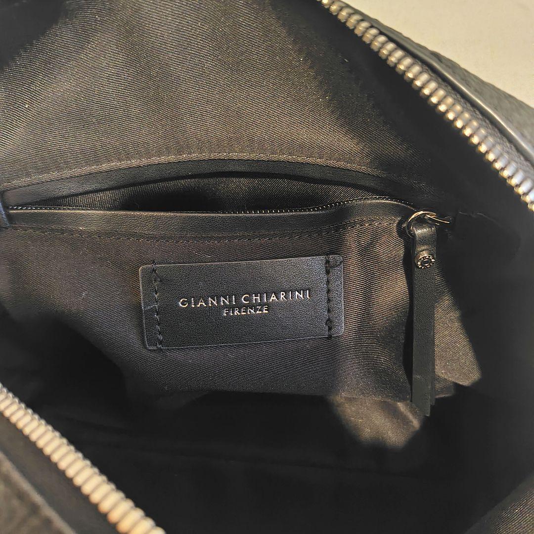 ジャンニキャリーニ アリファ M 黒 ショルダーバッグ　レザー　2way