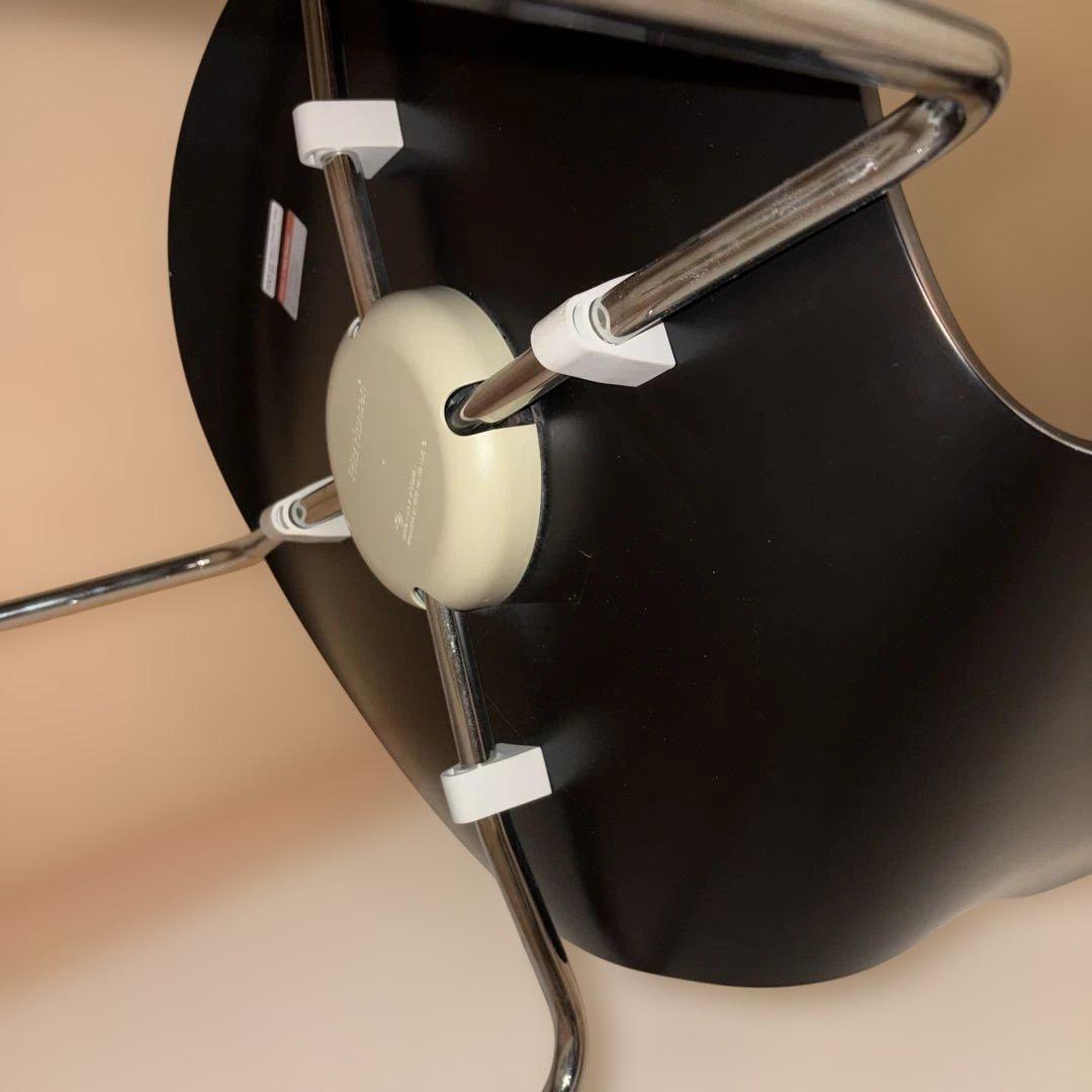 フリッツハンセン　セブンチェア　足接合部修理済み