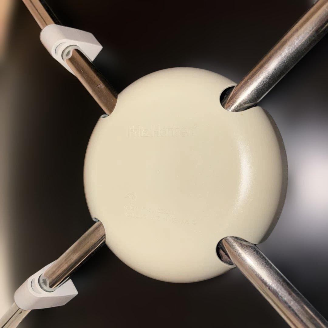 フリッツハンセン　セブンチェア　足接合部修理済み