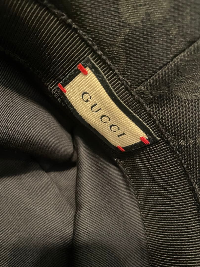 GUCCI ブラック キャンバスバケットハット GGロゴ