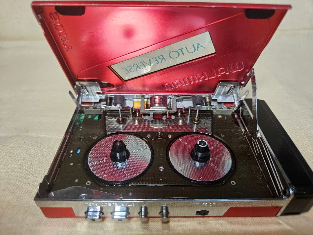 整備済み動作品　WM-102 カセットウォークマン　ポータブルプレイヤー