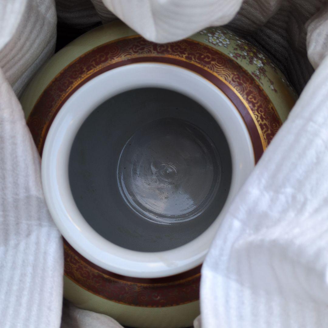 九谷焼　桜と鳥の金彩陶器花瓶 　　　　　　　　　徳田正彦　作