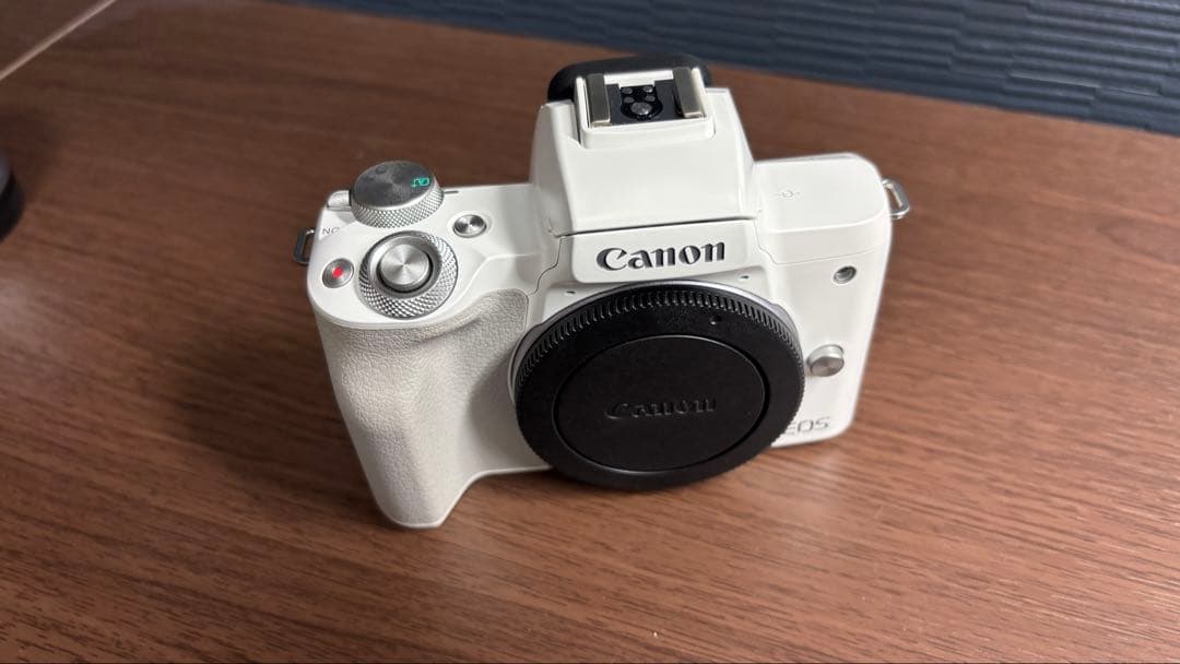 Canon EOS Kiss M2 ホワイト