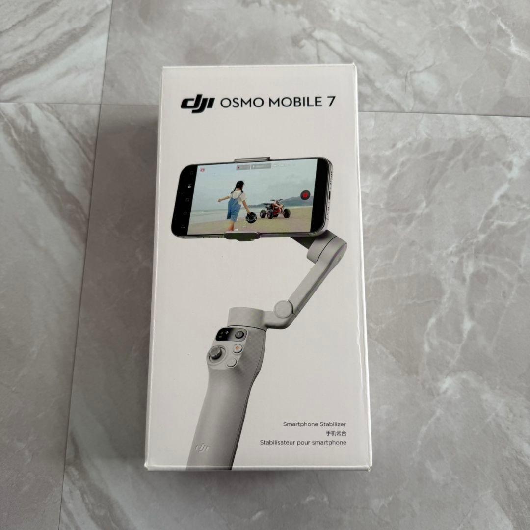 DJI Osmo Mobile 7 スマートフォンスタビライザー