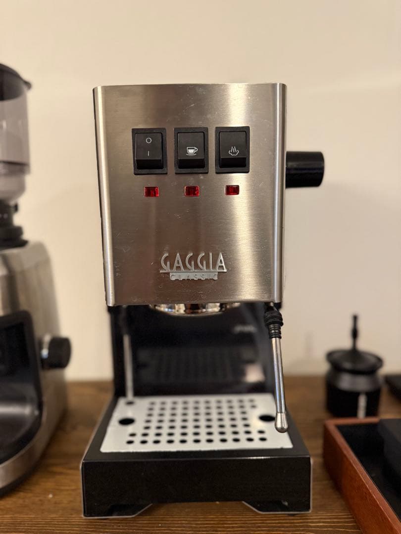 Gaggia Classic エスプレッソマシン WPMコーヒーグラインダー