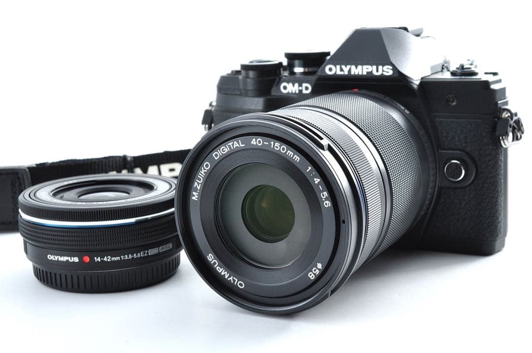 ■ほぼ新品■OLYMPUS OM-D E-M10 Mark III ダブルズーム