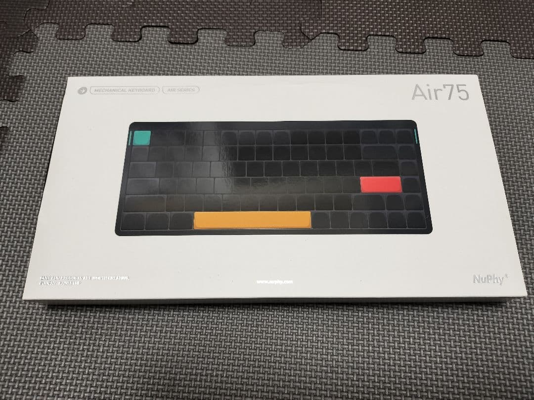 (技適あり)Nuphy Air75 V2 cowberry軸 ケース付