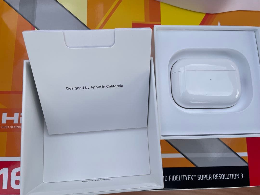 Apple AirPods Pro 第二世代　本体 充電ケース付き