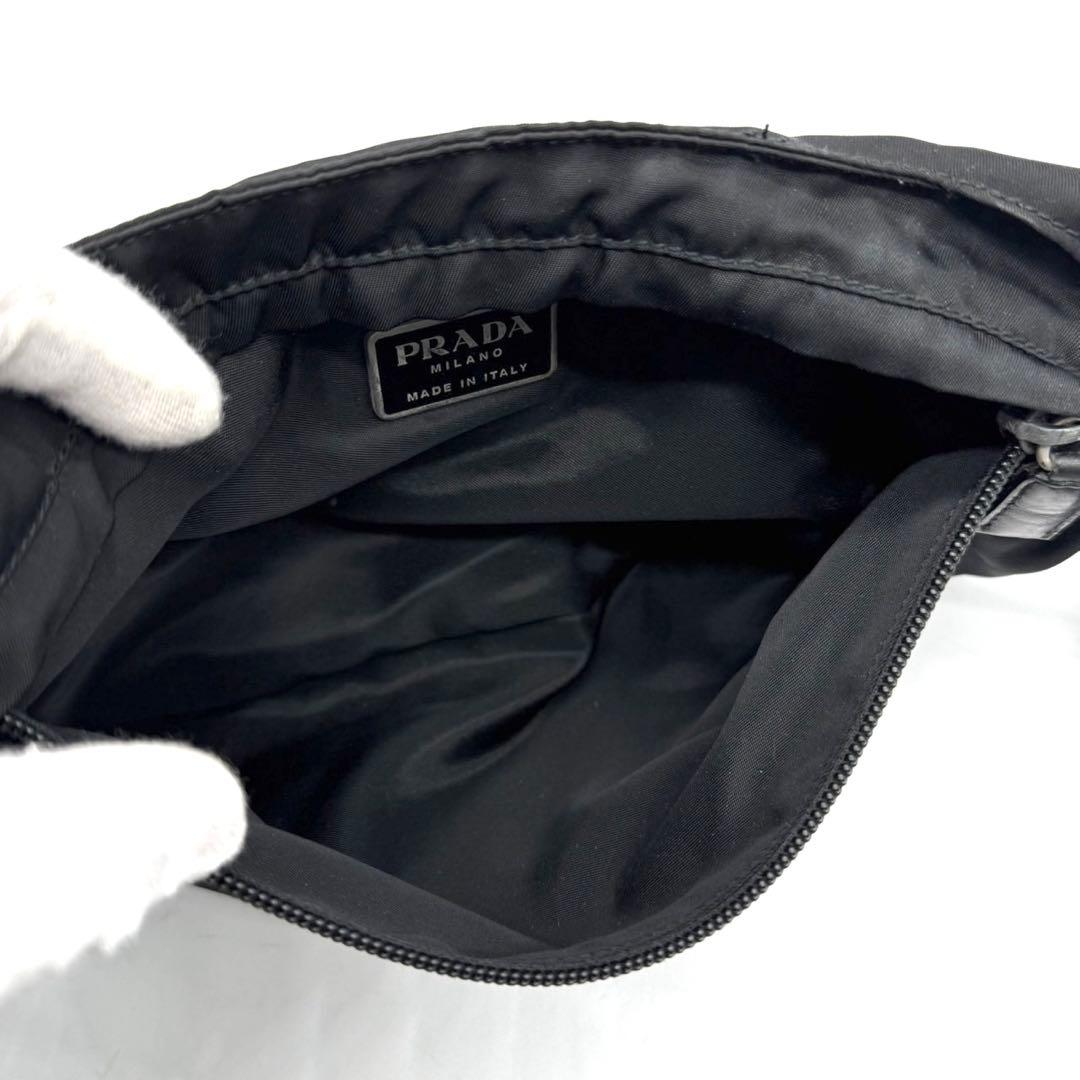 ✨極希少✨プラダ ボディバッグ 三角ロゴプレート ナイロン ブラック