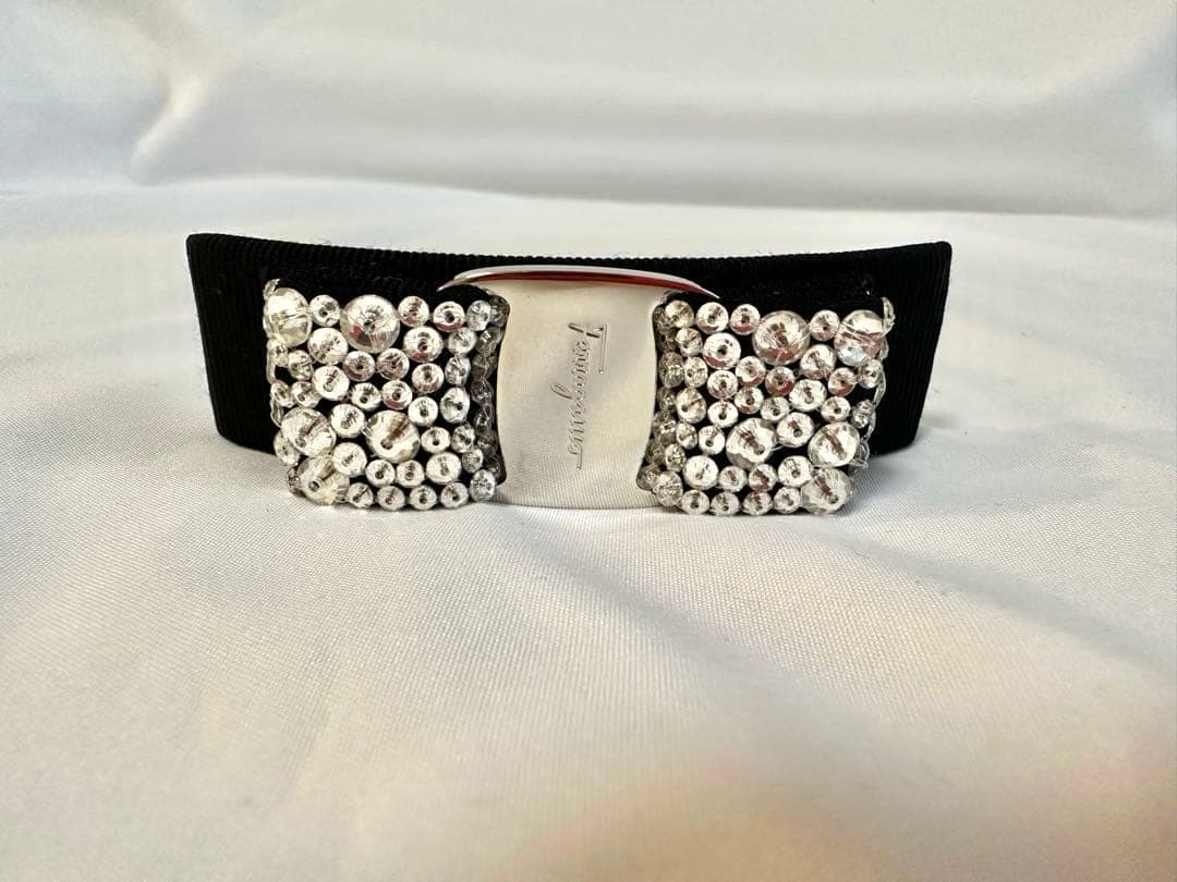 【美品】サルヴァトーレフェラガモ ヴァラ ビジューバレッタ 黒×シルバー