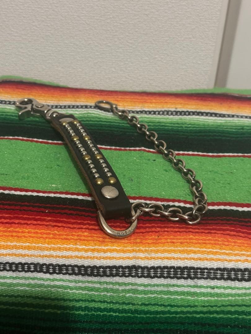 スホテルという名の美容室 HOTEL × USウォレットチェーン