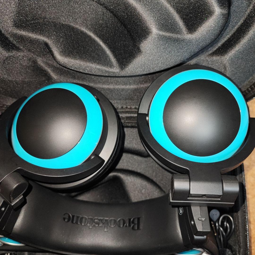 Brookstone LED付き 高機能 ネコ耳ヘッドフォン AXENTWEAR
