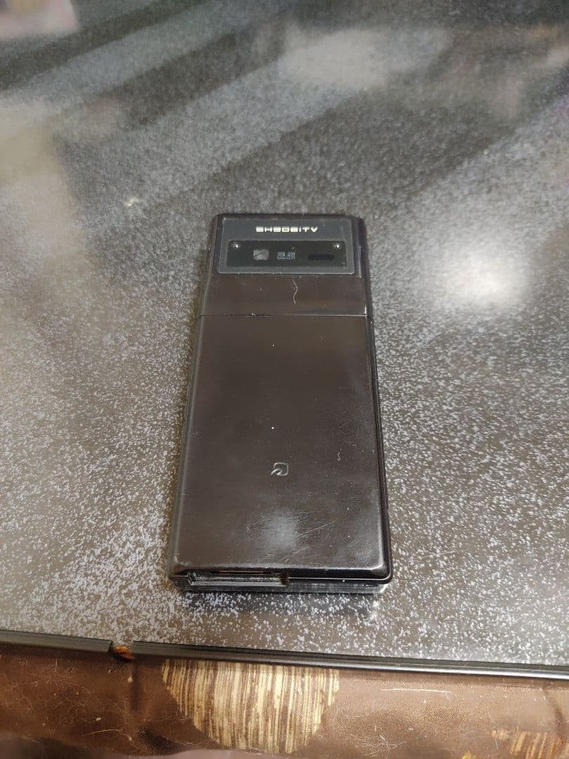 P900iv クラウドブラック(充電器、SH906itv付き)