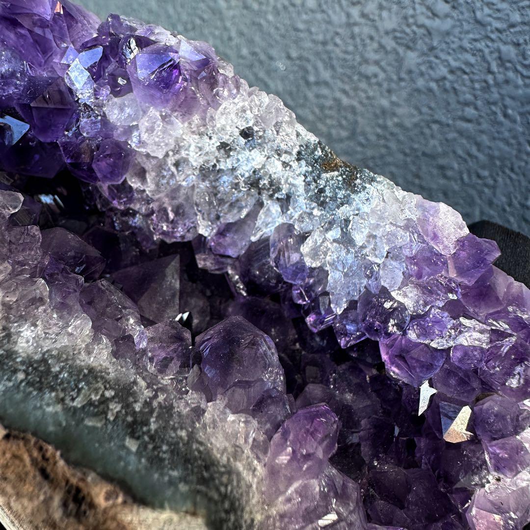 値下げ❗️欠けあり❗️濃紫の煌めきウルグアイ産☆アメジストクラスターA1176